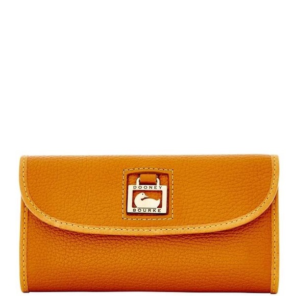 Dooney & Bourke Dillen Continental Clutch